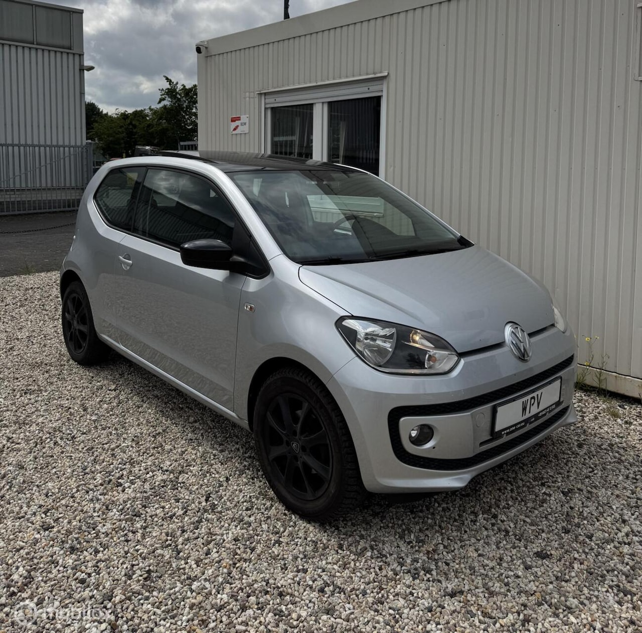 Volkswagen Up! - 1.0 CUP up! Highline Pano Navigatie Stoelverw - AutoWereld.nl