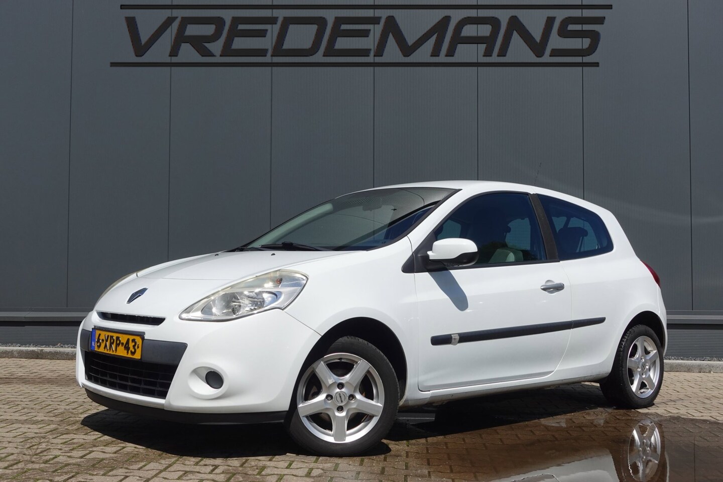 Renault Clio - 1.2-16V Special Line 1.2-16V Special Line - AutoWereld.nl