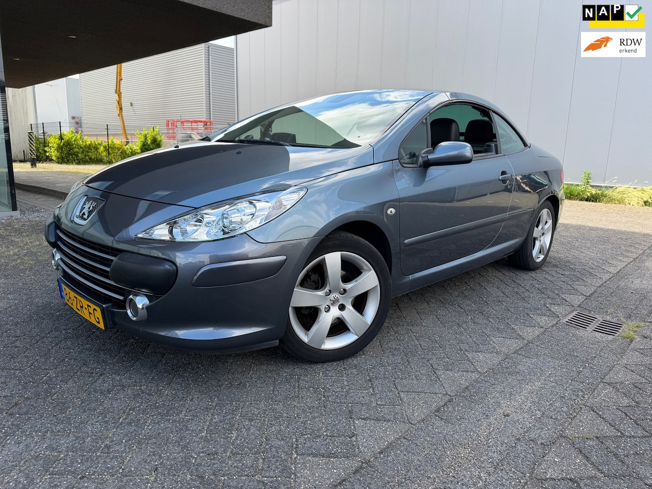 Peugeot 307 CC - 2.0-16V Palm Beach CABRIO CLIMAT BJ 5-2008 APK 4-2027 - AutoWereld.nl