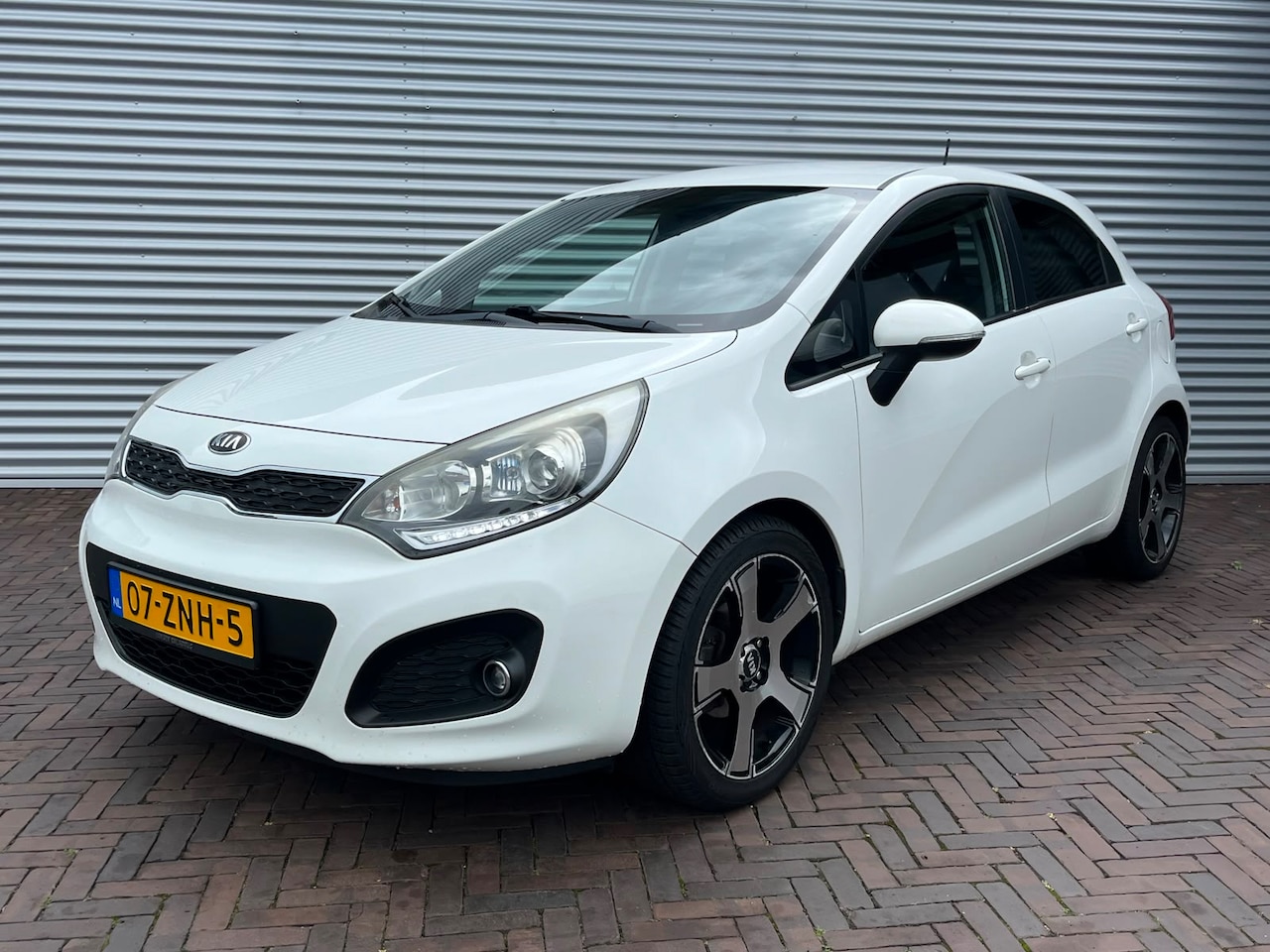 Kia Rio - 1.2 CVVT Design Edition 1.2 CVVT Design Edition - AutoWereld.nl