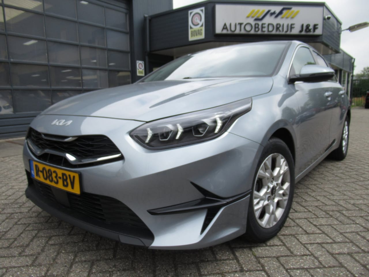Kia Cee'd - Ceed 1.0 T-GDi DynamicPlusLine / 1e EIG / NAV / Camera / Stoelverw. / Stuurverw. - AutoWereld.nl