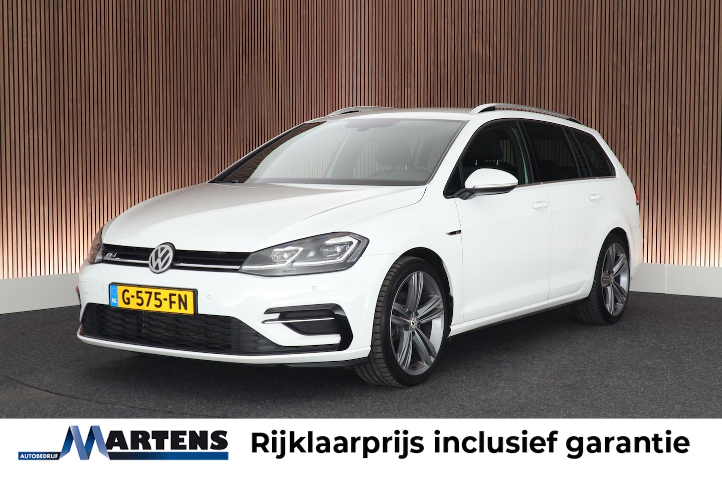 Volkswagen Golf Variant - 1.5 TSI 150pk 2x R-Line Trekhaak Camera LED Keyless Navigatie Virtual Cockpit - AutoWereld.nl