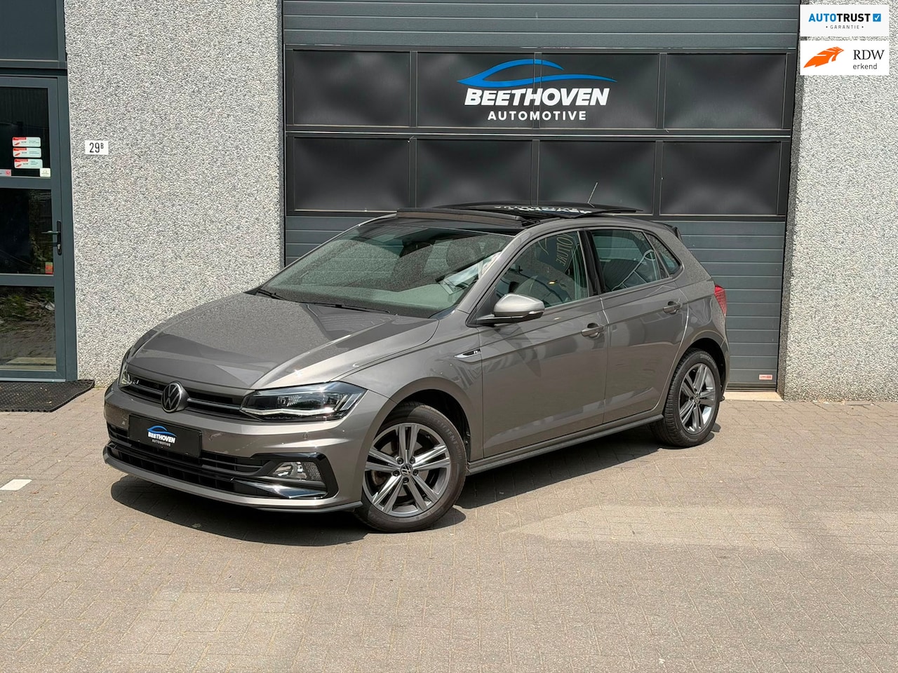 Volkswagen Polo - 1.0 TSI 3x R-Line Pano - AutoWereld.nl