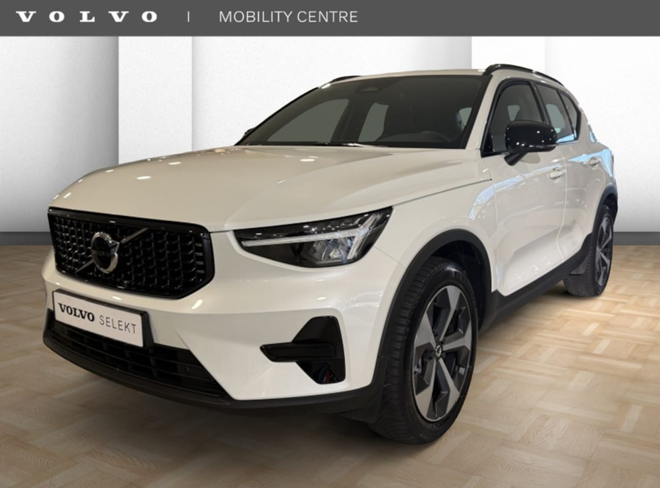 Volvo XC40 - B4 Plus Dark | Trekhaak | Harman Kardon Audio - AutoWereld.nl