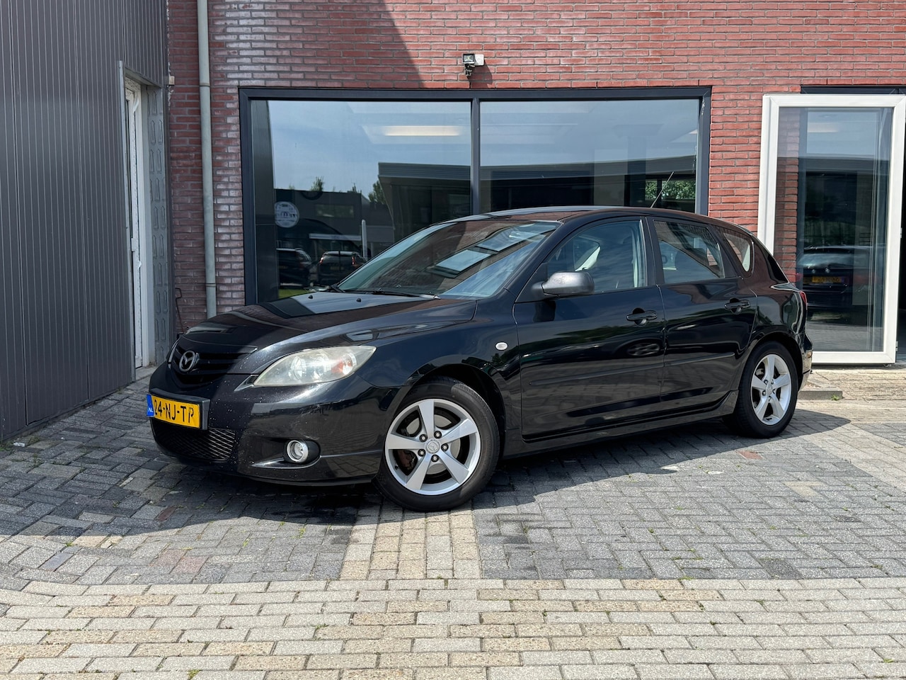 Mazda 3 Sport - 1.6 Touring | 02-2027 APK! | Trekhaak | Airco | - AutoWereld.nl