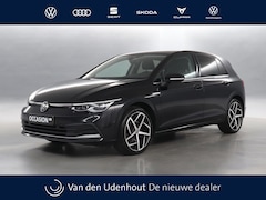 Volkswagen Golf - 1.5 eTSI 150pk Style DSG / Navigatie / Stoelverwarming / IQ Light / Camera