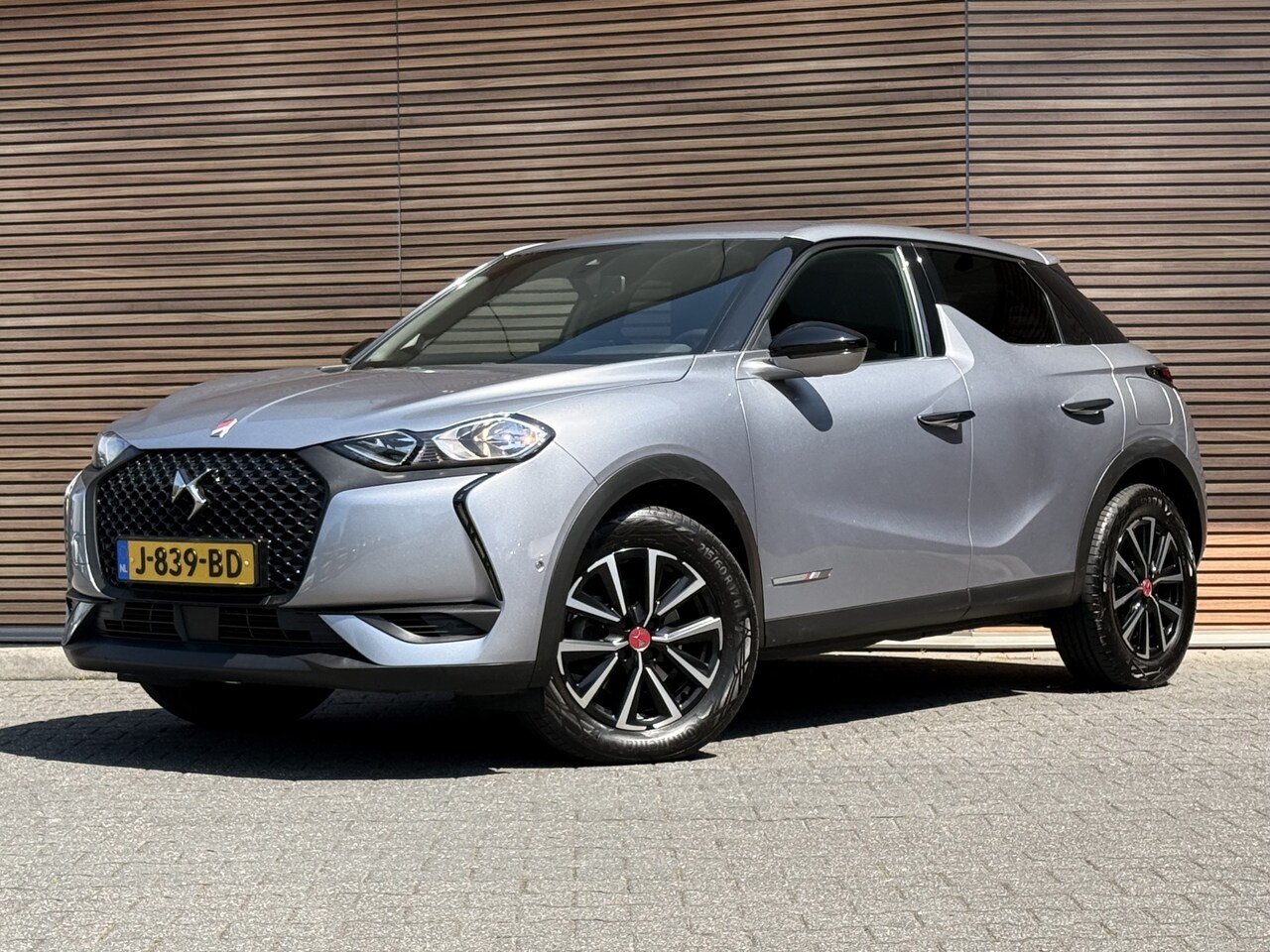 DS 3 Crossback - 1.2 PureTech Performance Line Adpt Cruise /  Camera / Lm Velgen / Carplay enz enz - AutoWereld.nl