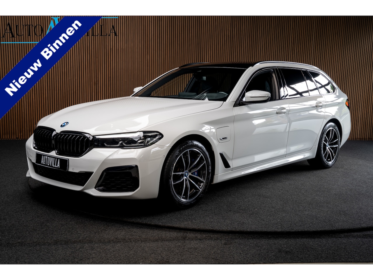 BMW 5-serie Touring - 530e M-Sport Navi Leer Sportstoelen PDC Climate voor en achter Elektr. verstelbare stoele - AutoWereld.nl