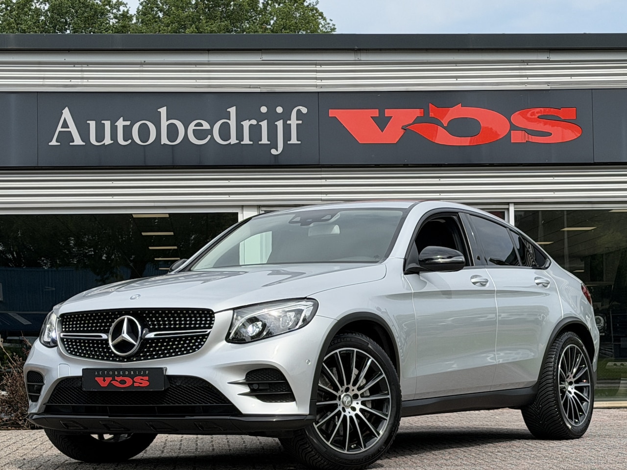 Mercedes-Benz GLC-klasse Coupé - 250 4MATIC AMG-Line | Luchtvering | Burmester | HUD | Trekhaak - AutoWereld.nl