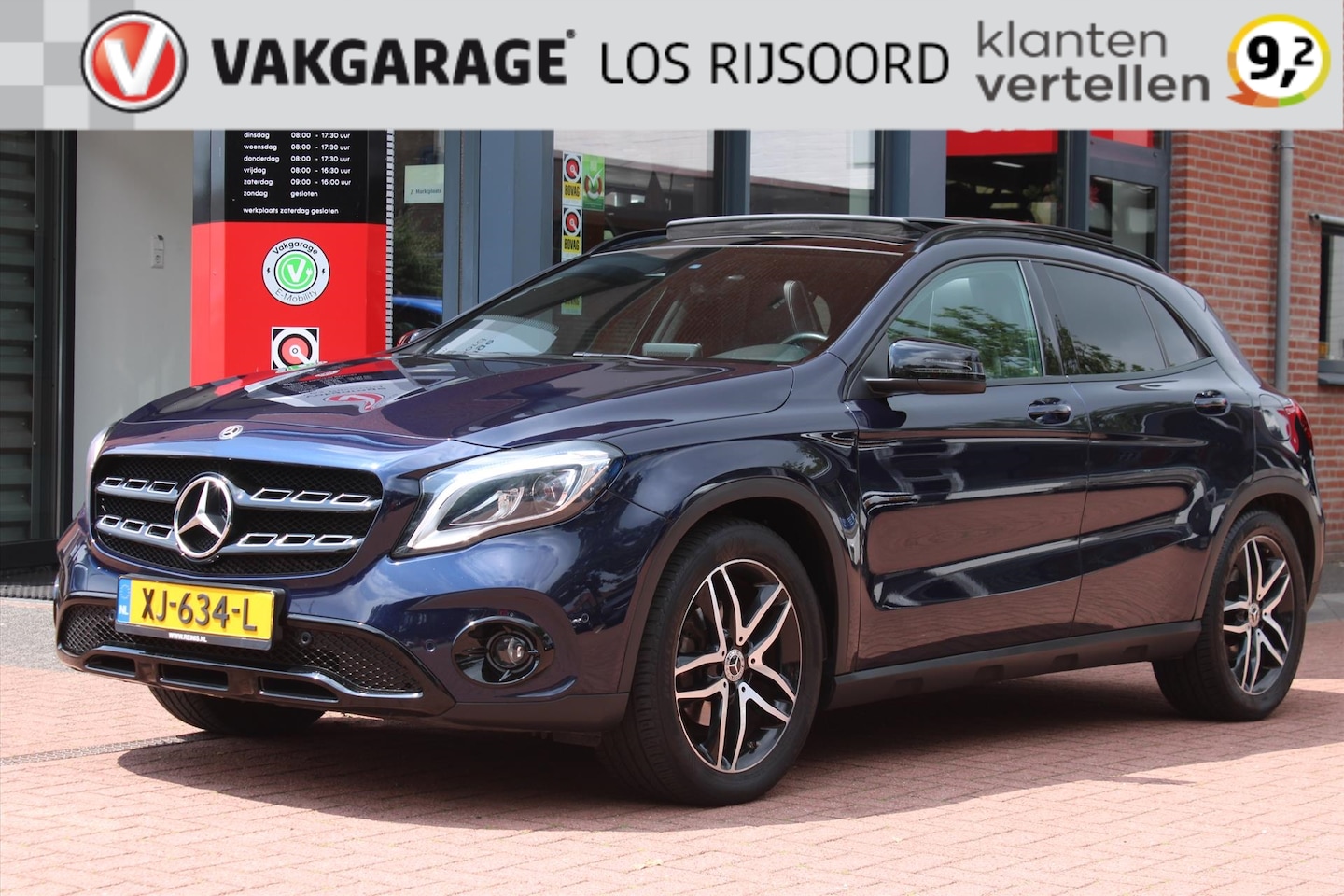 Mercedes-Benz GLA-Klasse - GLA180 AMG 1.6 Aut. *Bussines* | Trekhaak | Schuifdak | Camera | Stoelverwarming | Navigat - AutoWereld.nl