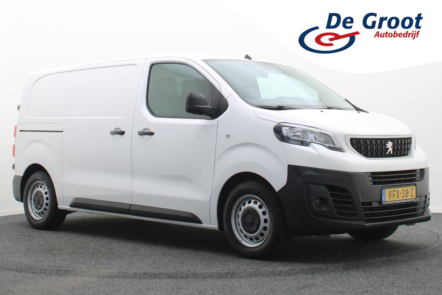 Peugeot Expert - 1.5 BlueHDI 100 L2H1 Standard Premium 3-zits, Apple Carplay, Trekhaak, Cruise, PDC - AutoWereld.nl
