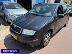 Skoda Fabia - 1.4-16V Elegance 2005 APK dec-2026 Rijdt en schakelt goed. Distributieriem is vervangen