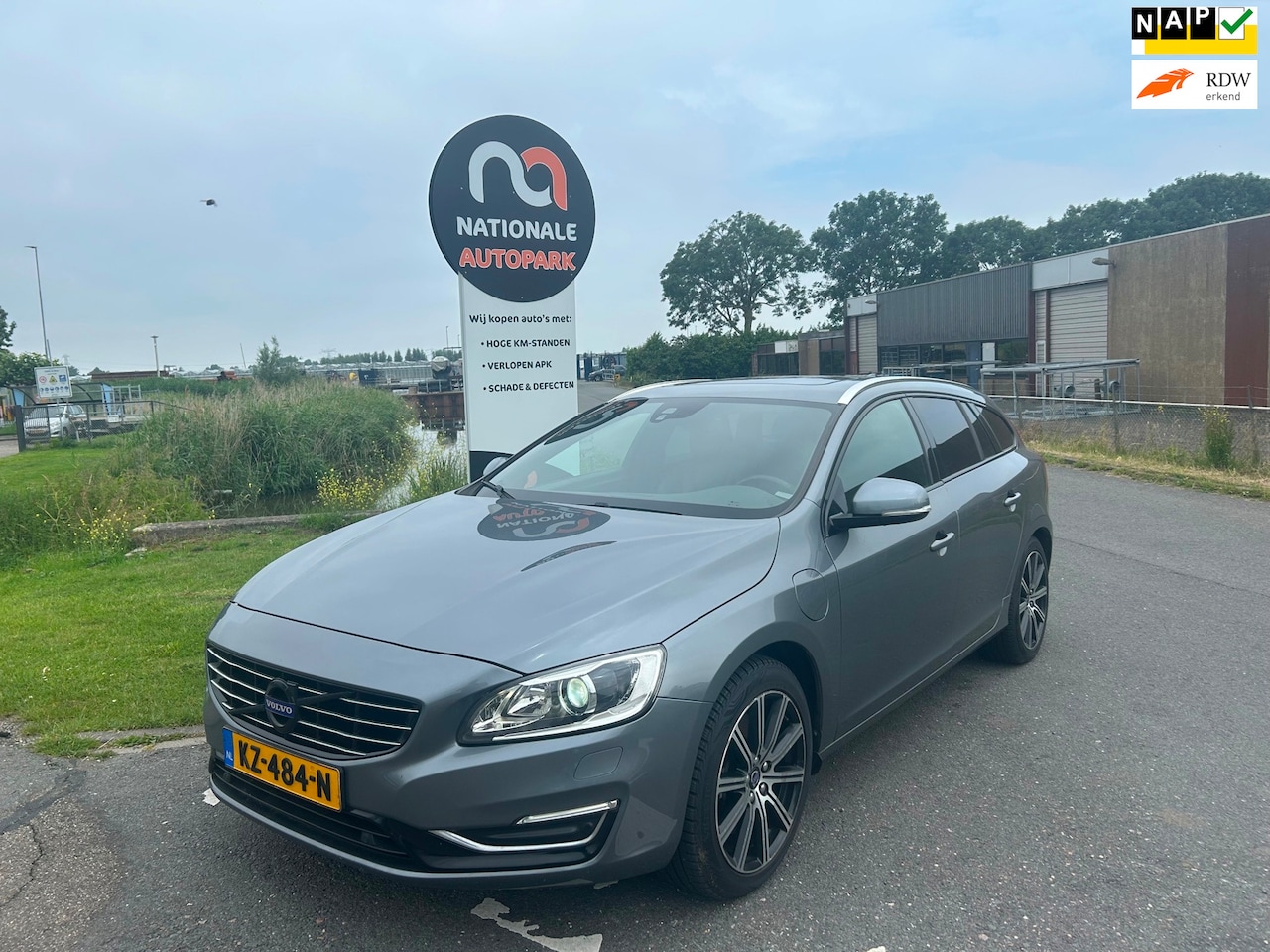 Volvo V60 - | 2016 | 2.4 D5 Twin Engine Special Edition | Automaat | APK - AutoWereld.nl