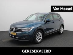 Volkswagen Tiguan - 1.5 TSI Life 150 PK | Automaat | Navigatie Pro | Parkeersensoren | Climate Control | Adapt