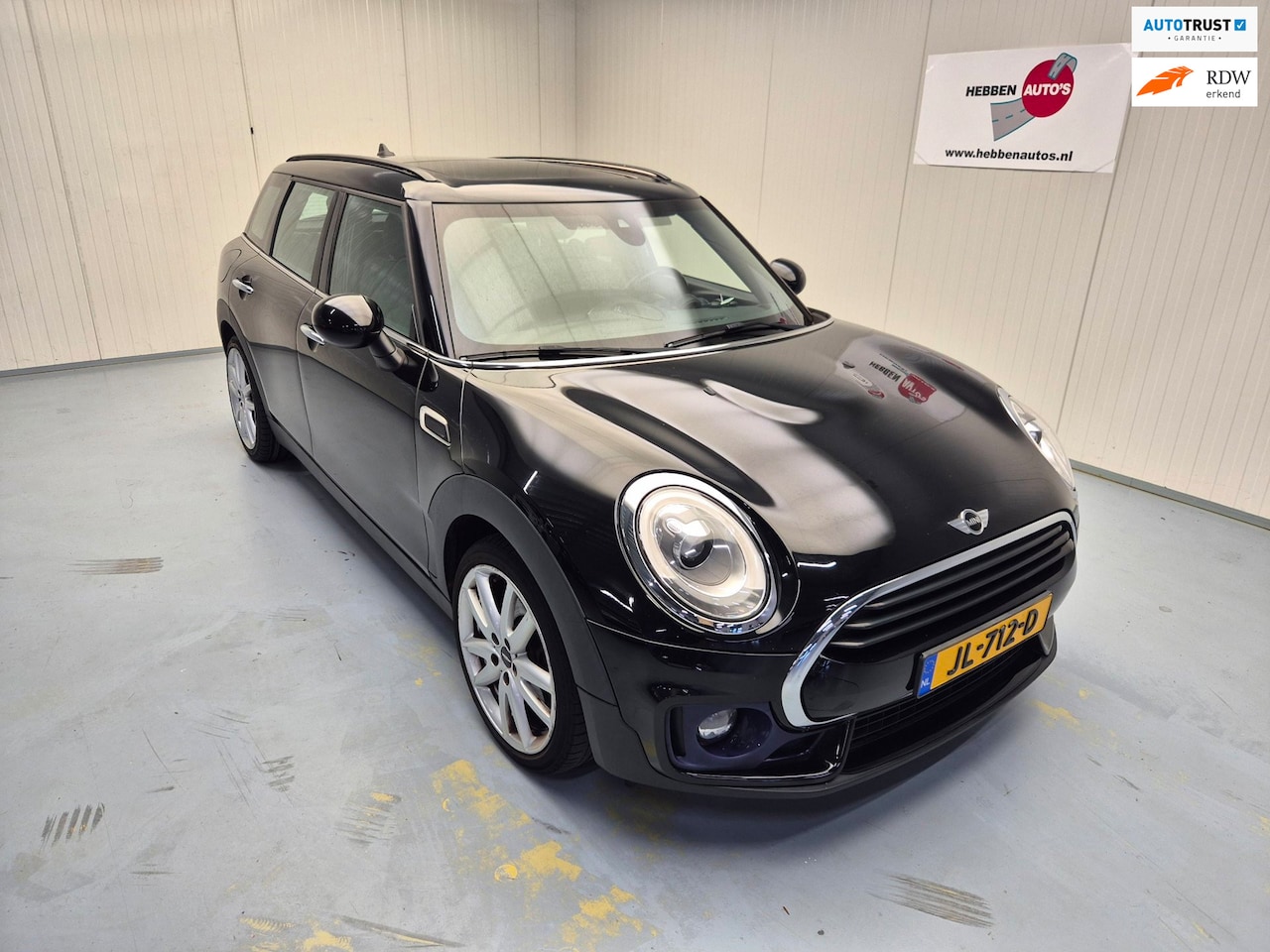 MINI Clubman - 1.5 Cooper Navi Ecc Cruise Control Pano Dak Alu Velgen Pdc - AutoWereld.nl