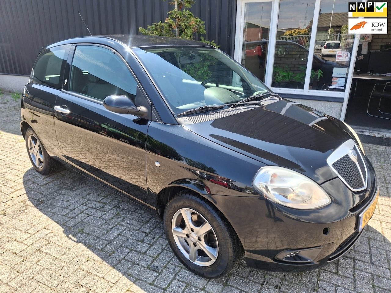 Lancia Y(psilon) - Ypsilon 1.2 Argento ** AIRCO ** - AutoWereld.nl
