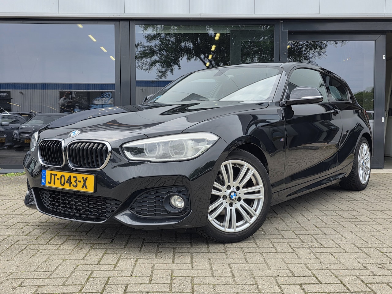 BMW 1-serie - 118i Centennial Executive + M-SPORT + LED + NAVIGATIE - AutoWereld.nl