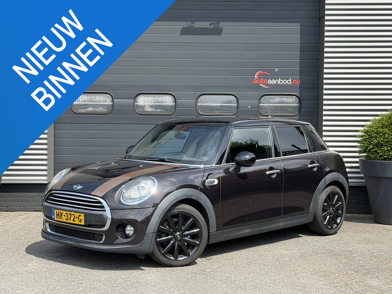 MINI 5-Deurs - 1.2 One Salt Business | Navigatie | Parkeersensoren | Airco | 17 Inch Lichtmetalen Velgen - AutoWereld.nl