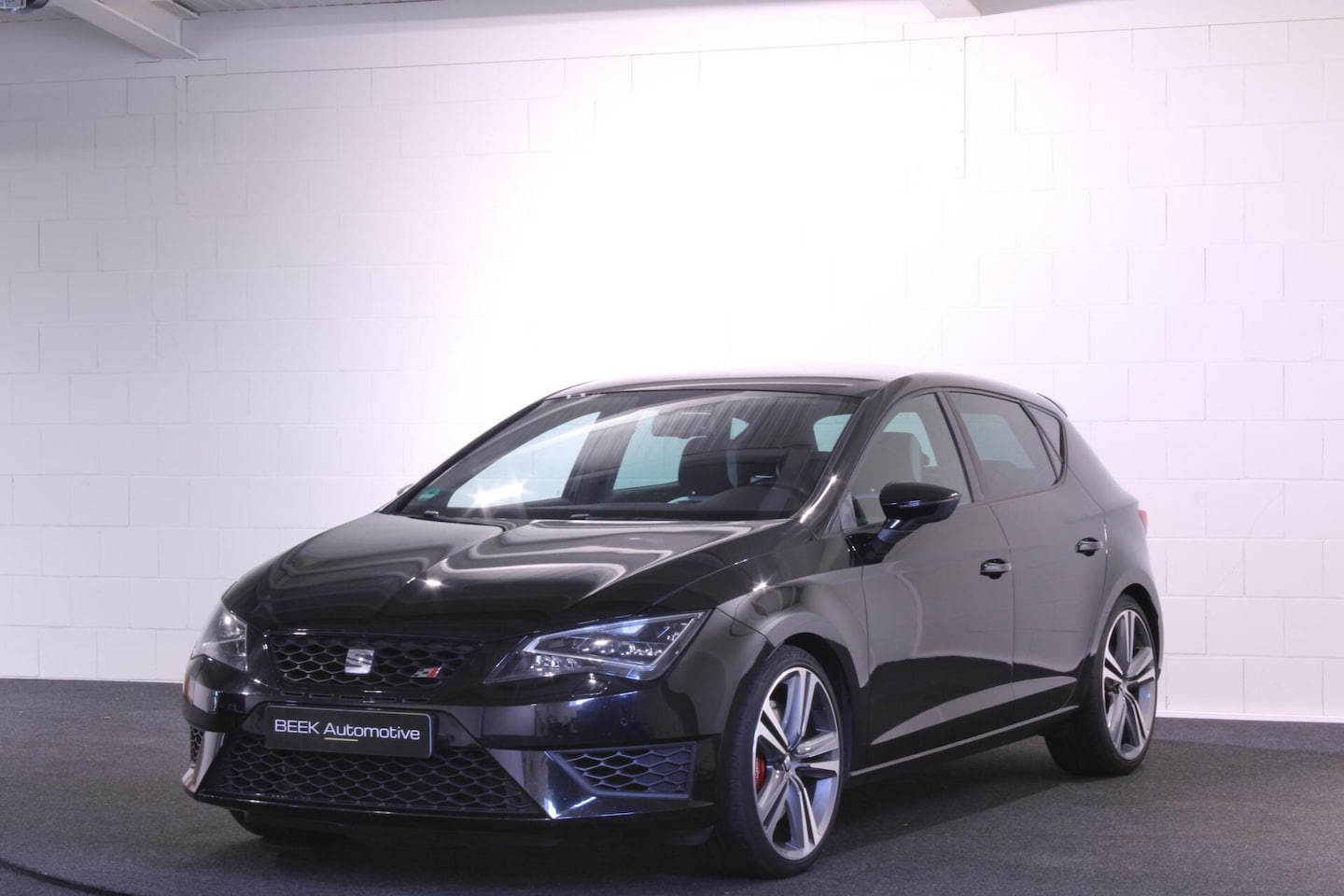 SEAT Leon - 2.0 TSI Cupra 280 | PDC | Apple CarPlay | Stoelverwarming - AutoWereld.nl