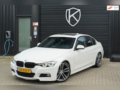 BMW 3-serie - 320i M Sport Edition LED/PANO/SPORT CHASSIS/STOELVERW/NAVI PRO/LICHT PAKK/