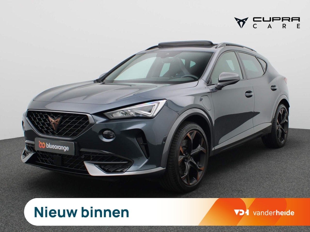 CUPRA Formentor - 1.4 e-Hybrid VZ 245PK Black Edition Panoramadak, Trekhaak, Supersportstuur, Leder, Side As - AutoWereld.nl