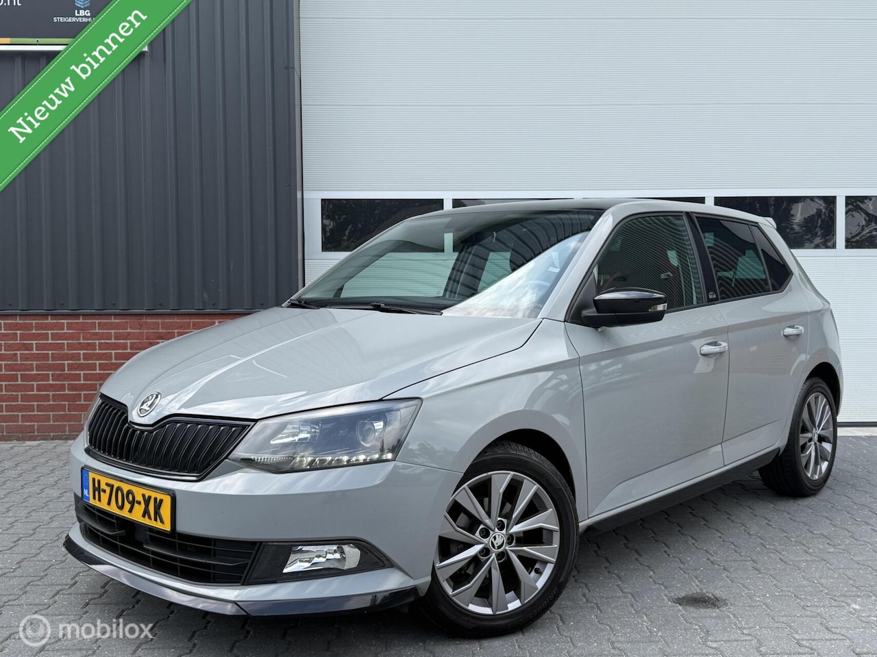 Skoda Fabia - 1.2 TSI Monte Carlo Nardo Grey Panorama Cruise Navigatie Bluetooth Nette Staat - AutoWereld.nl