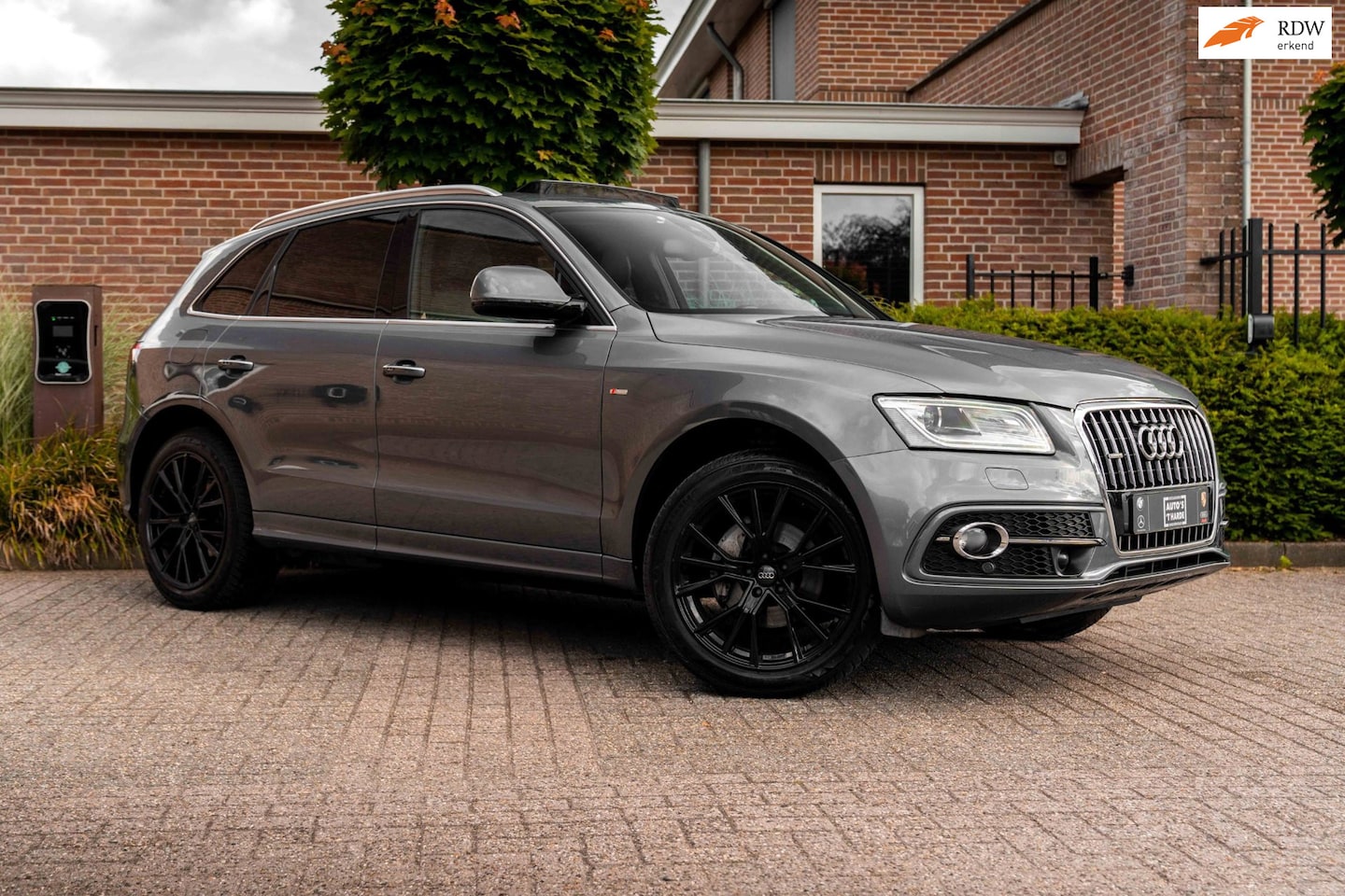 Audi Q5 - 2.0 TFSI Quattro Sport Edition 225 PK S-Line Pano Adaptive Camera Trekhaak Camera 20'' - AutoWereld.nl