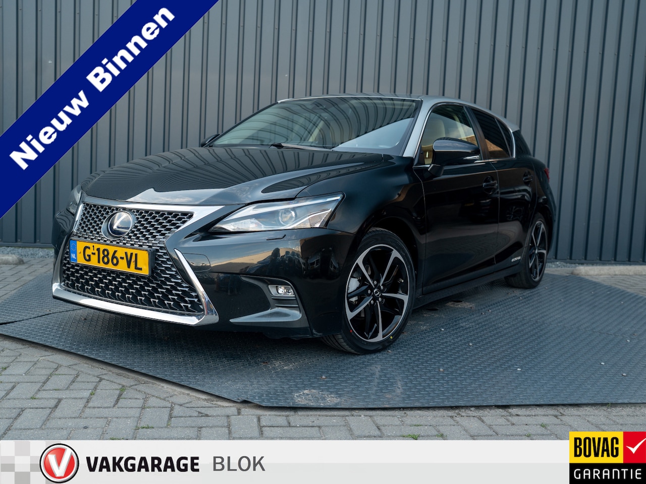 Lexus CT 200h - Business Line Pro | Camera | Stoelverwarming | Leder | Bi-Tone | Keyless | Prijs Rijklaar! - AutoWereld.nl