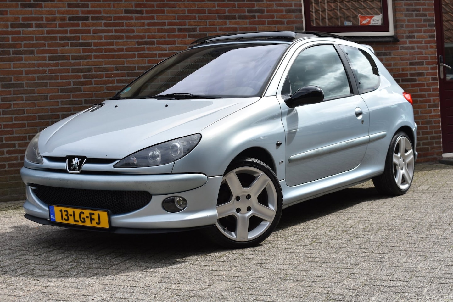 Peugeot 206 - 2.0-16V GTI '03 Pano Leder Clima - AutoWereld.nl