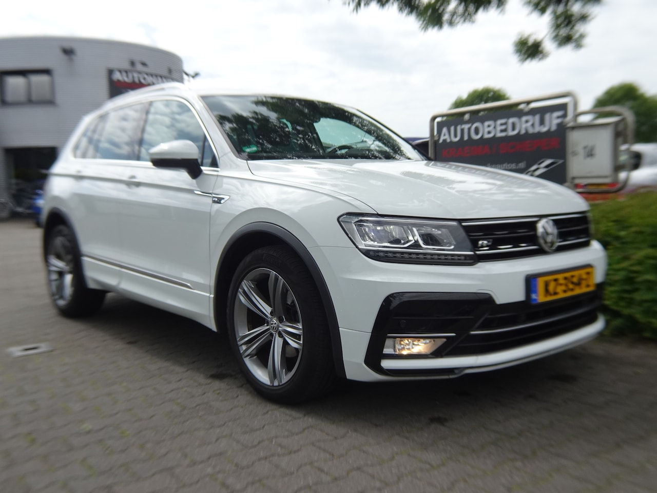 Volkswagen Tiguan - 1.4 TSI R-Line Connected Series - AutoWereld.nl
