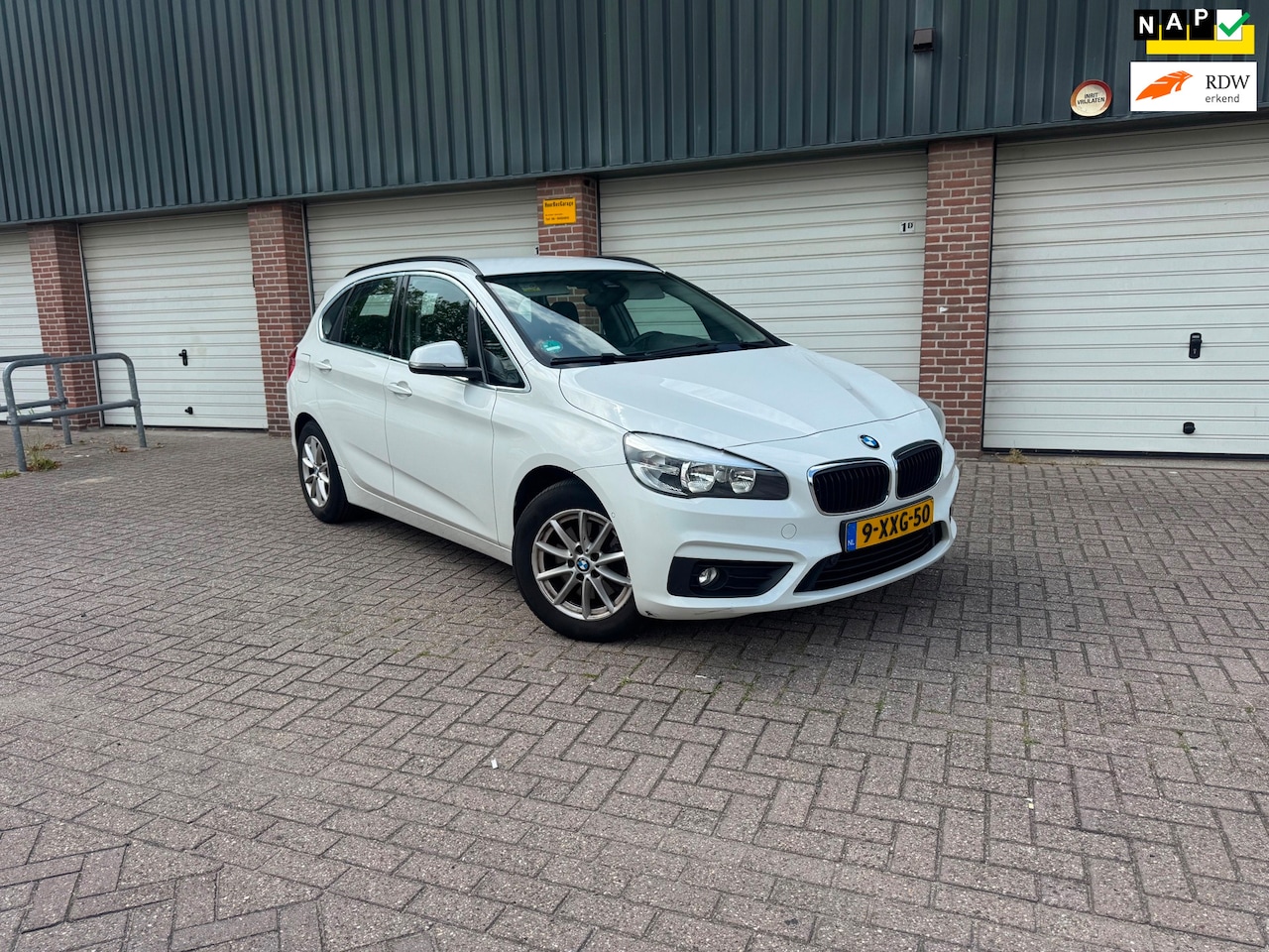 BMW 2-serie Active Tourer - 218i Executive Clima Trekhaak APK - AutoWereld.nl