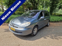 Peugeot 807 - 2.0, 7 PERSOONS, apk 10-2016, airco