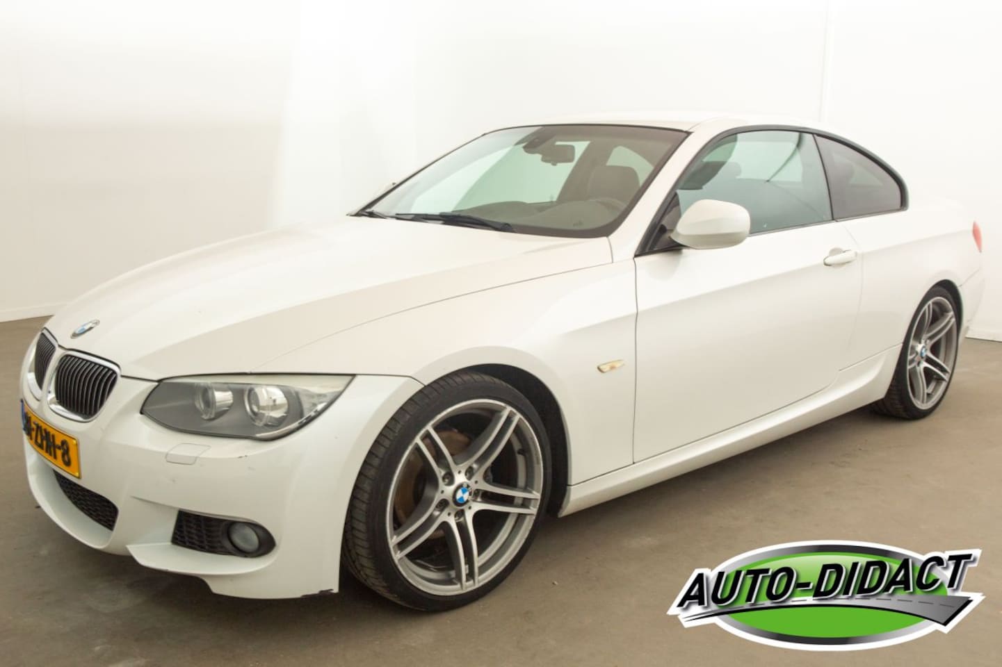 BMW 3-serie Coupé - 320i Navi Clima Leder Corporate Lease Business Line - AutoWereld.nl