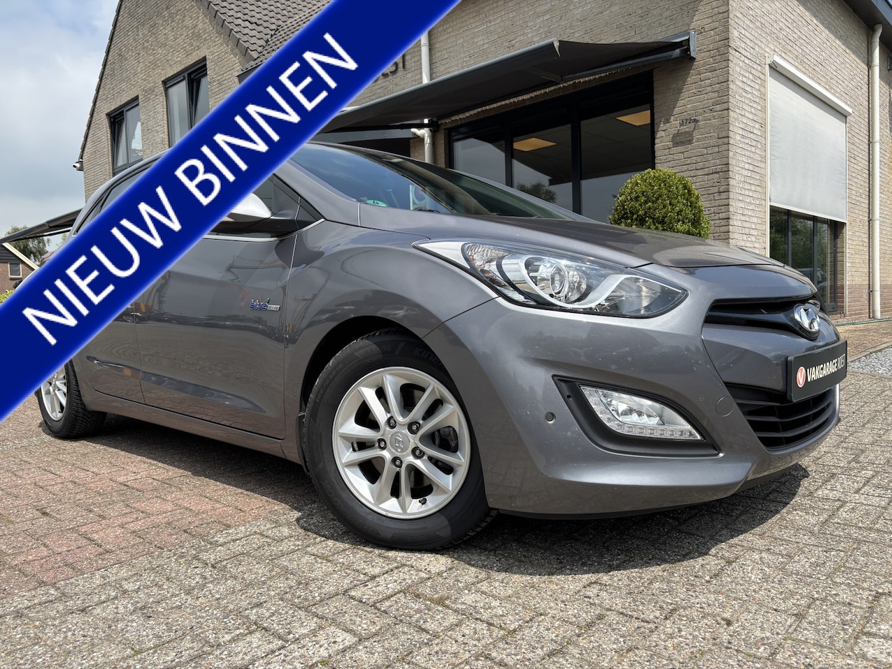 Hyundai i30 - 5DRS 1.6 GDI i-Vision Navigatie / Camera / All-Seasons - AutoWereld.nl