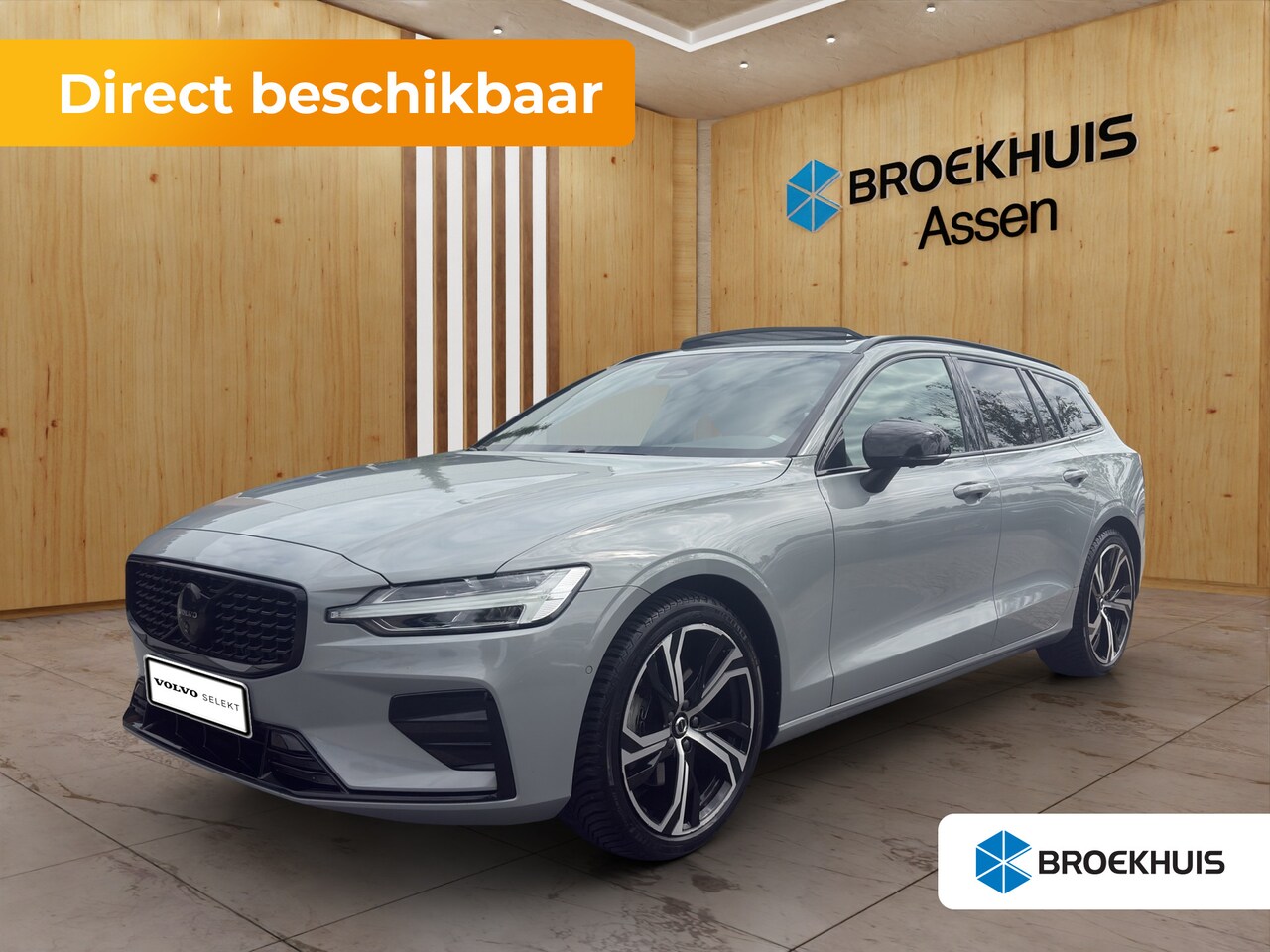 Volvo V60 - 2.0 B3 Plus Dark | BLIS | Panoramadak | Stoelverwarming | Trekhaak | 360 Camera | Keyless - AutoWereld.nl