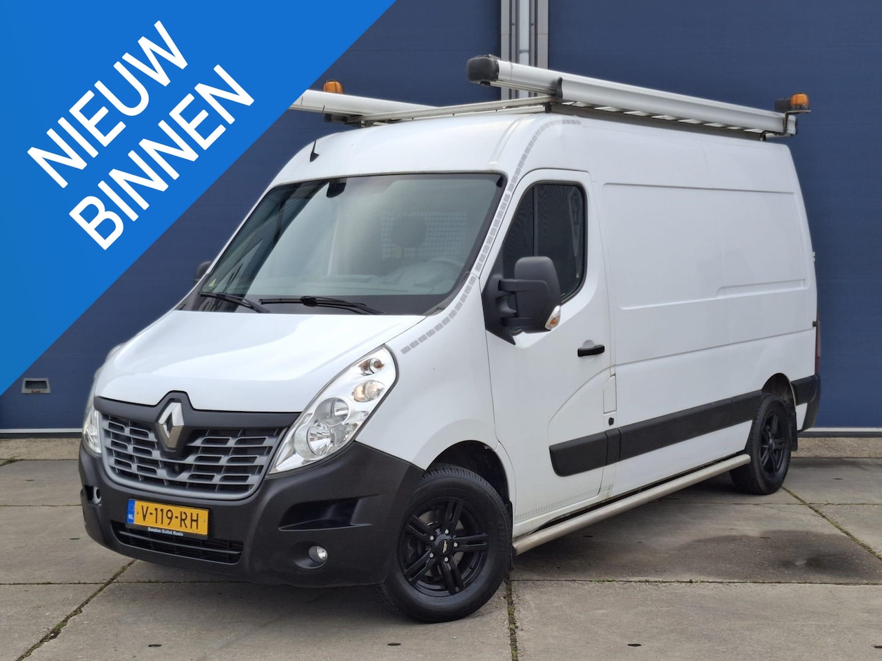 Renault Master - T35 2.3 dCi L2H2 AIRCO / CRUISE CONTROLE / IMPERIAL / TREKHAAK / EURO 6 - AutoWereld.nl