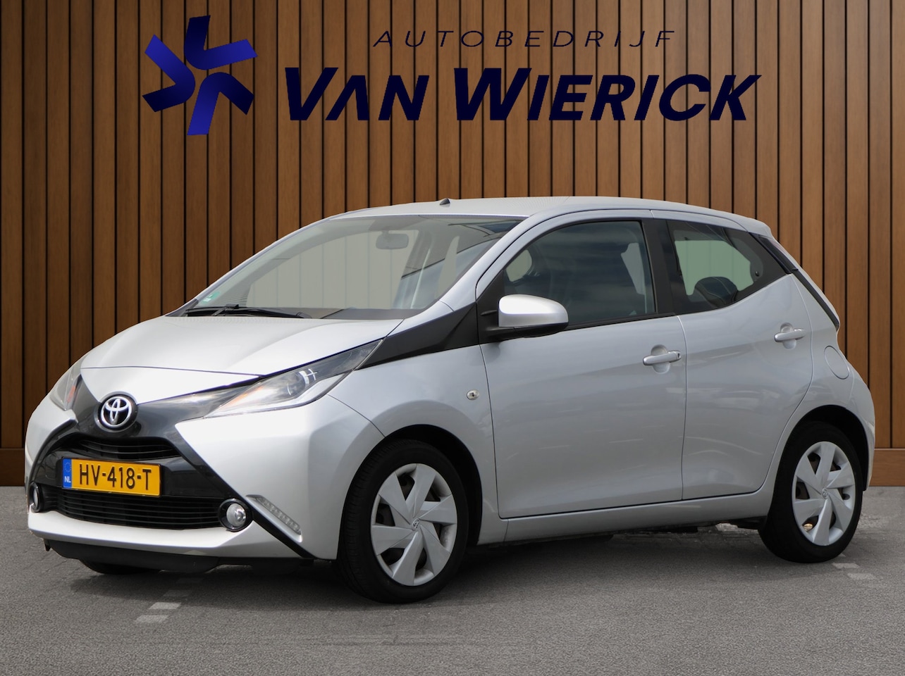 Toyota Aygo - 1.0 VVT-i x-play 5-Deurs | Camera | Airco | Incl Garantie | NAP - AutoWereld.nl