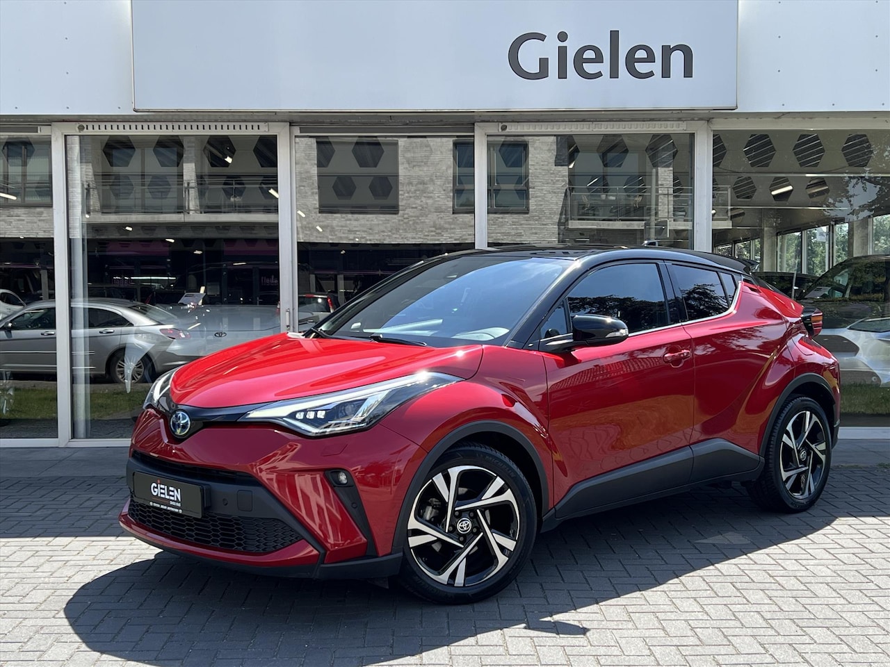 Toyota C-HR - 1.8 Hybrid Bi-Tone | Trekhaak, Dodehoekherkenning, Parkeersensoren, Stoel + Stoelverwarmin - AutoWereld.nl