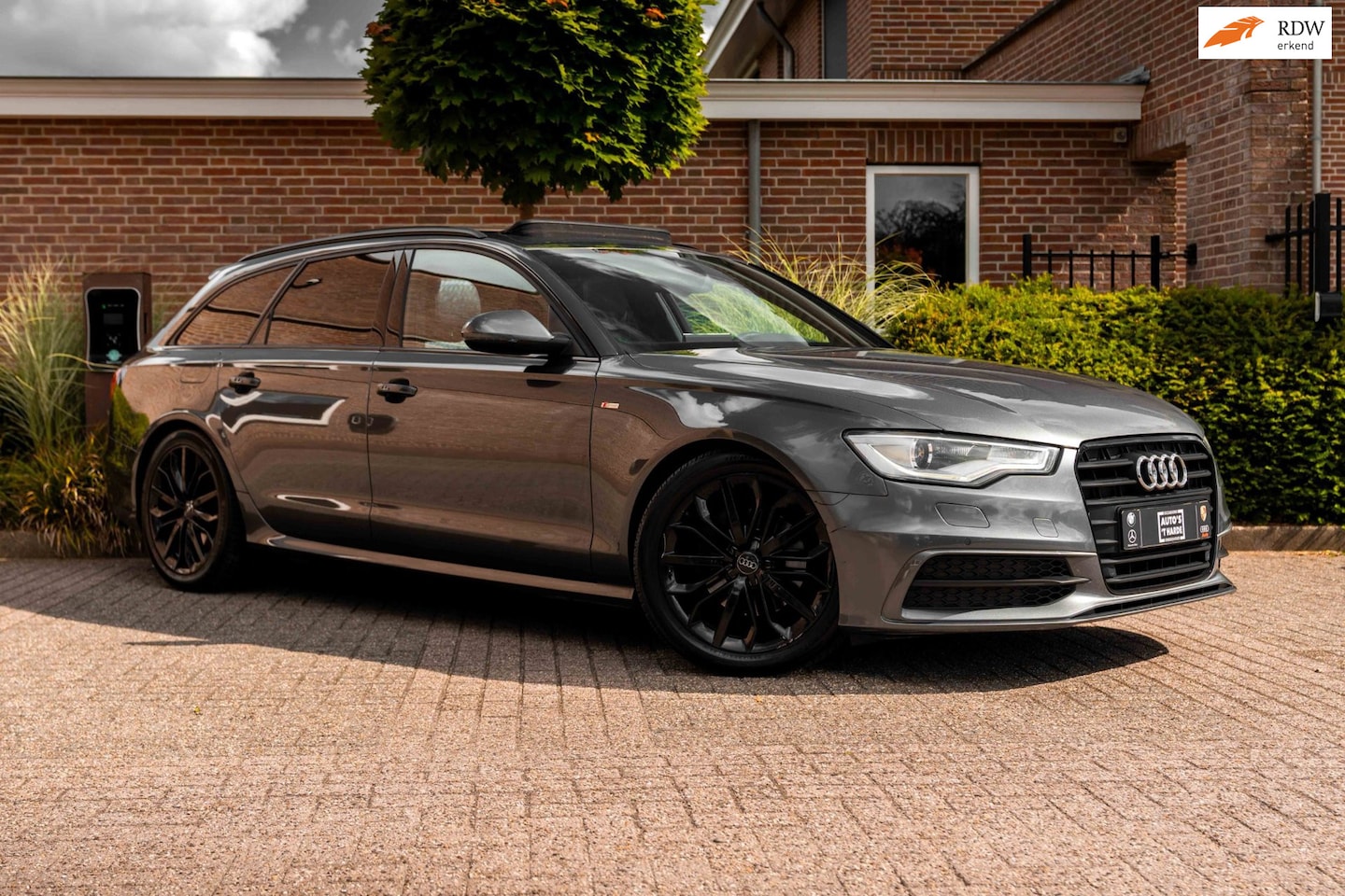 Audi A6 Avant - 2.0 TFSI Sport Edition 180 PK S-Line Pano Stoelverwarming Trekhaak 19'' - AutoWereld.nl
