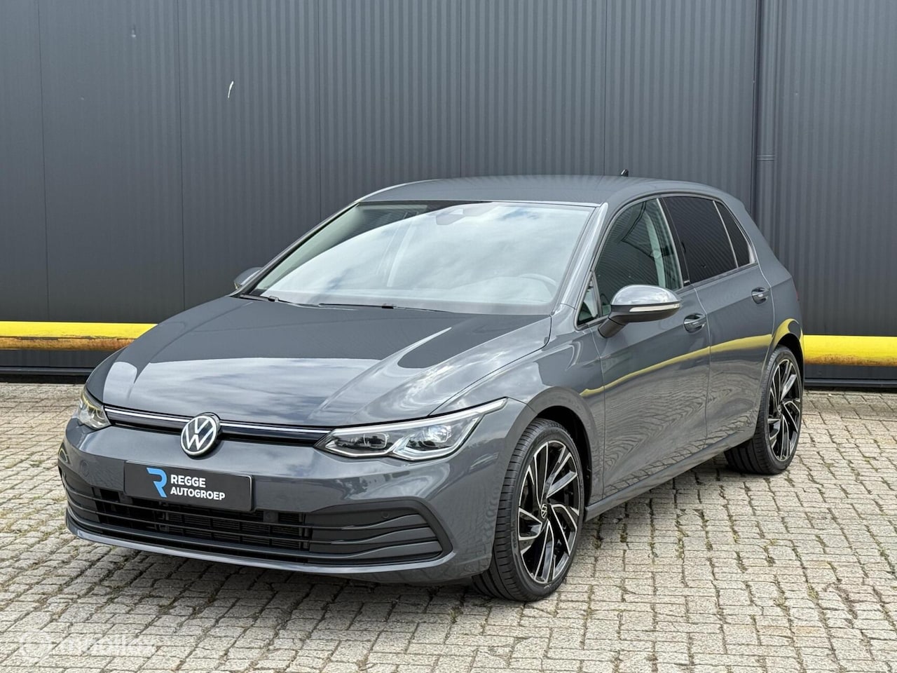 Volkswagen Golf - 1.5 eTSI Style Nardo Grijs | Automaat | ACC - AutoWereld.nl