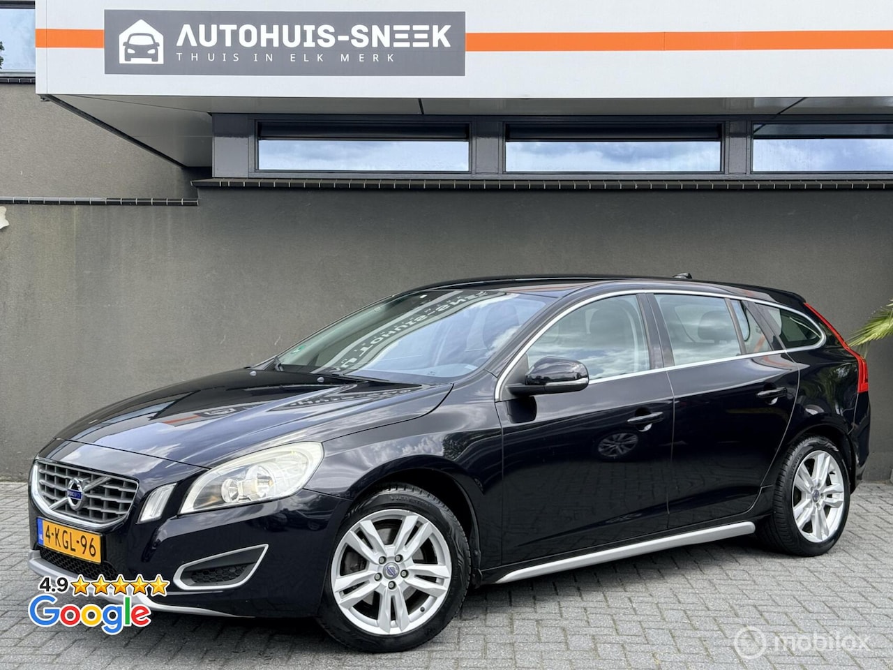 Volvo V60 - T3 Momentum Automaat | Navi | Cruise | Trekhaak - AutoWereld.nl