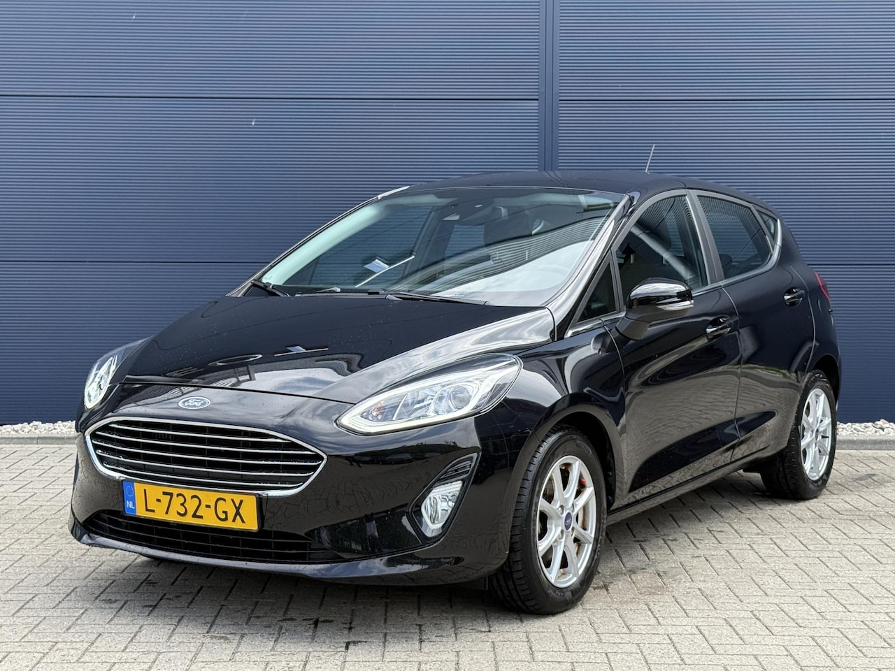 Ford Fiesta - 1.0 EcoBoost Titanium | Automaat | Parkeersensoren | Apple Carplay | Android Auto | Cruise - AutoWereld.nl