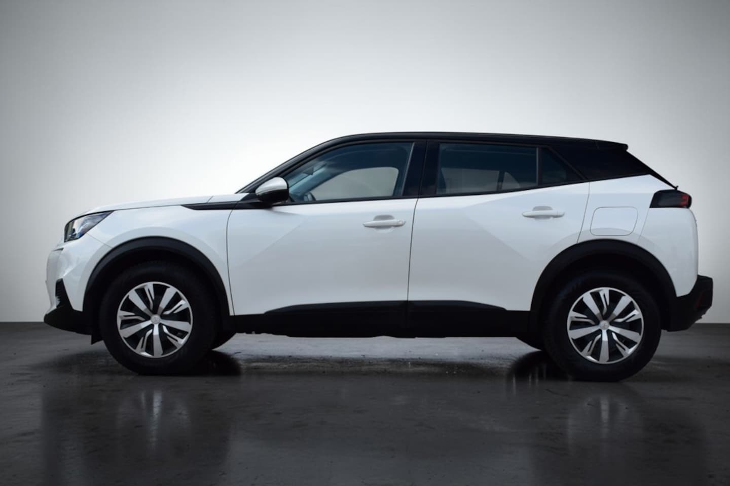 Peugeot 2008 - 1.2 PureTech Active 1.2 PureTech Active, Trekhaak, Apple car play, Airco, Cruise