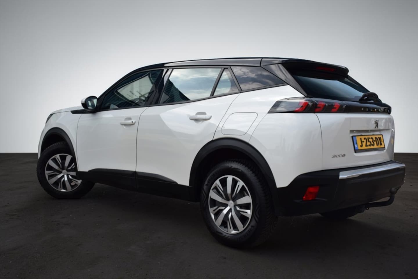 Peugeot 2008 - 1.2 PureTech Active 1.2 PureTech Active, Trekhaak, Apple car play, Airco, Cruise