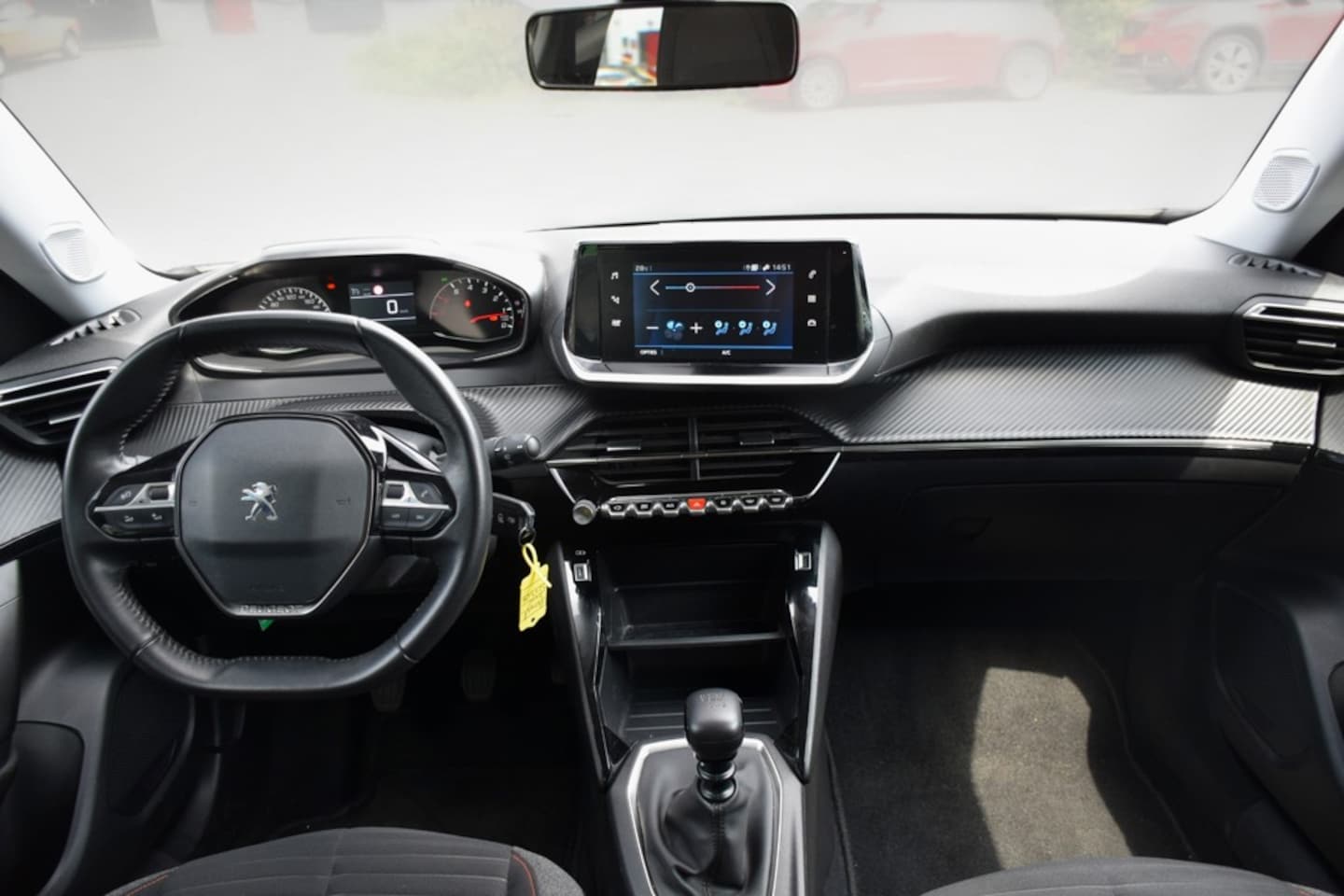 Peugeot 2008 - 1.2 PureTech Active 1.2 PureTech Active, Trekhaak, Apple car play, Airco, Cruise