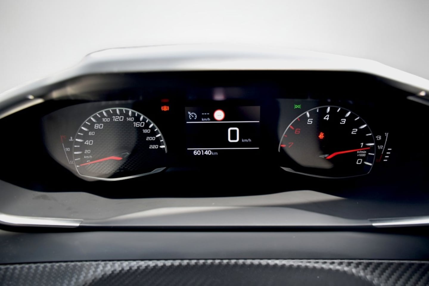 Peugeot 2008 - 1.2 PureTech Active 1.2 PureTech Active, Trekhaak, Apple car play, Airco, Cruise