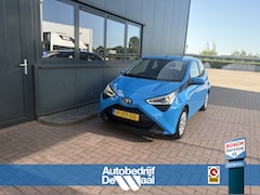 Toyota Aygo - 1.0 VVT-i X-Play Automaat 5-drs. CAMERA/CARPLAY/MEDIA/LIMITER
