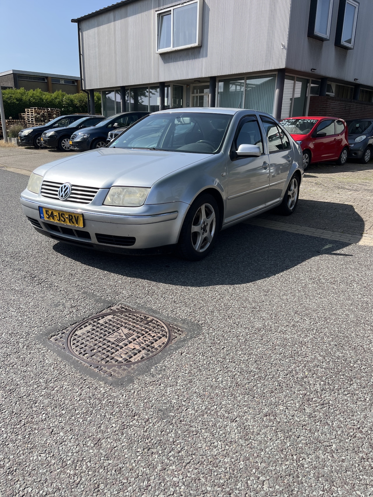 Volkswagen Bora - 2.0 Comfortline Clima enz. Apk 24-08-2026 (prijs is zo mee) Prima rijdende Bora. - AutoWereld.nl