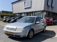 Volkswagen Bora - 2.0 Comfortline Clima enz. Apk 24-08-2026 (prijs is zo mee) Prima rijdende Bora.LET OP: IN