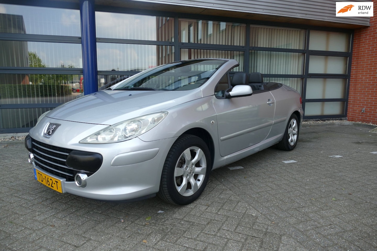 Peugeot 307 CC - 1.6-16V Climate control Apk 23-03-2027 - AutoWereld.nl